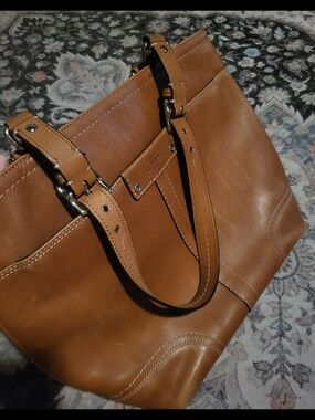 Coach Tan Leather Tote Bag - Classic Everyday Carry